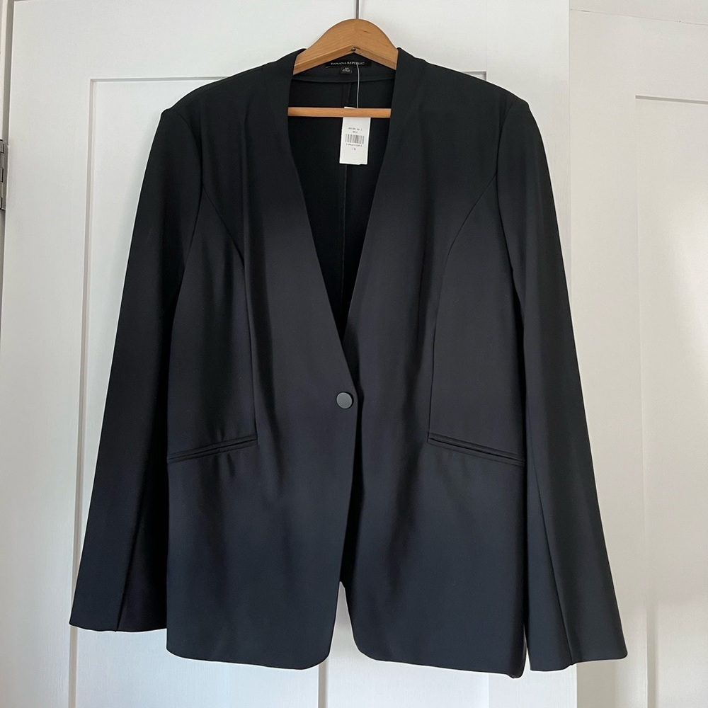 Banana Republic black suit jacket, NWT, size 16